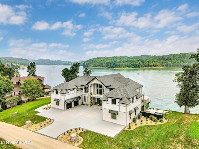 201 Crown Jewel Ln, Lafollette, TN 37766 - aerial view of property and surrounding area with a heavily wooded area and a large body of water