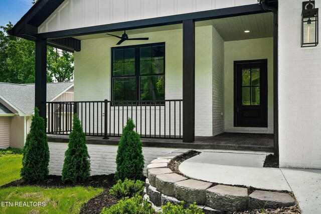 456 Lakeview Dr, Crossville, TN 38558 - photo 3