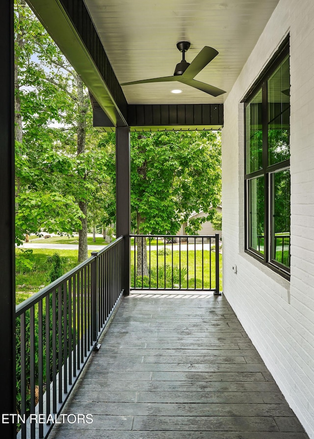 456 Lakeview Dr, Crossville, TN 38558 - photo 4