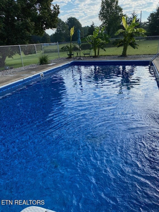 1922 Chaney Ridge Rd, London, KY 40741 - view of swimming pool