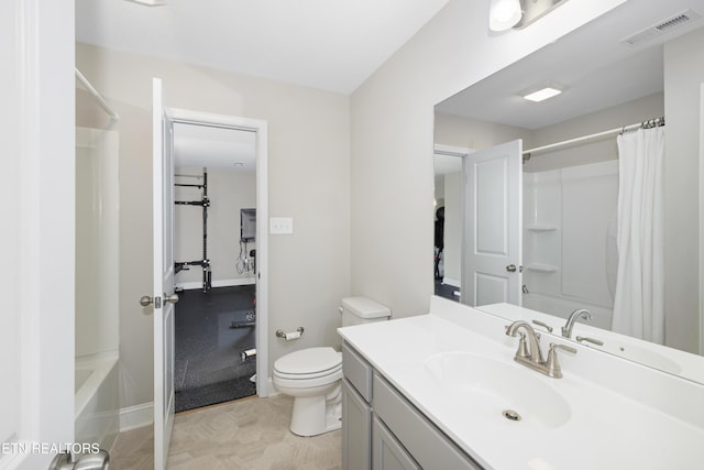 8104 Equinox Ln, Powell, TN 37849 - full bath featuring vanity, toilet, shower / bath combo with shower curtain, and baseboards