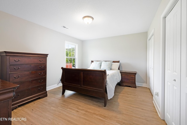 8104 Equinox Ln, Powell, TN 37849 - bedroom featuring light wood-type flooring and baseboards