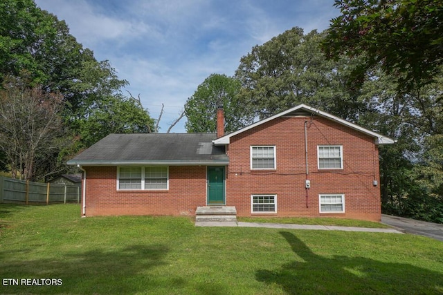 2001 Highland Rd, Maryville, TN 37801 - split level home featuring brick siding and a chimney