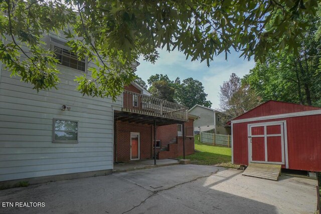2001 Highland Rd, Maryville, TN 37801 - exterior space featuring a patio area and a wooden deck