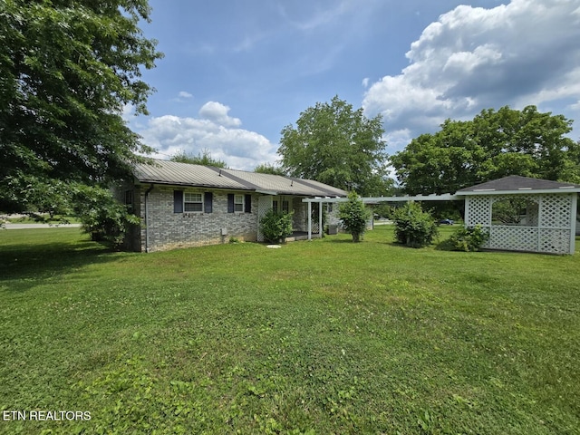 114 Verdun Rd, Oneida, TN 37841 - view of grassy yard