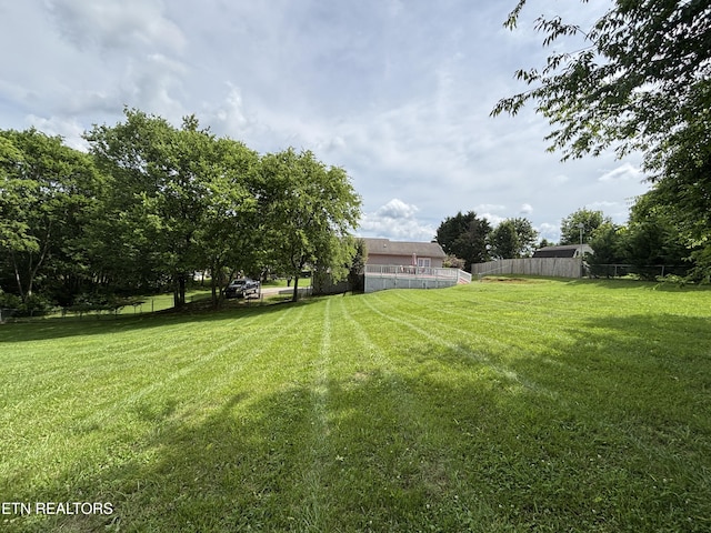 2726 Kentwood Dr, Kodak, TN 37764 - view of yard