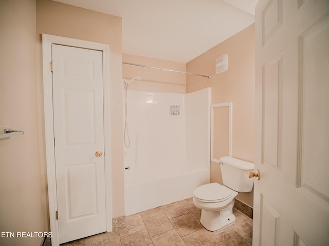 116 Deer Path Trl, Vonore, TN 37885 - bathroom with toilet, shower / washtub combination, and baseboards
