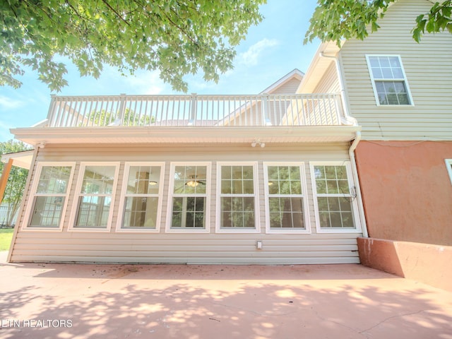 116 Deer Path Trl, Vonore, TN 37885 - back of house with a balcony