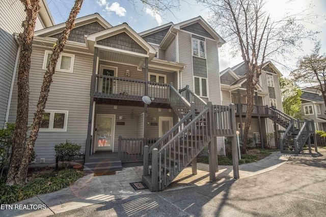 245 Doe Ln Unit 5, Lafollette, TN 37766 - view of front of house featuring stairway