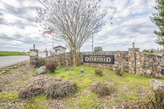 245 Doe Ln Unit 5, Lafollette, TN 37766 - view of community sign