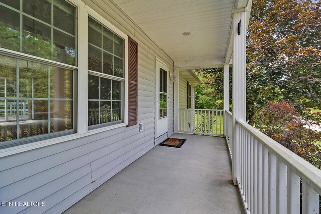 508 Kawa Ln, Crossville, TN 38572 - photo 5