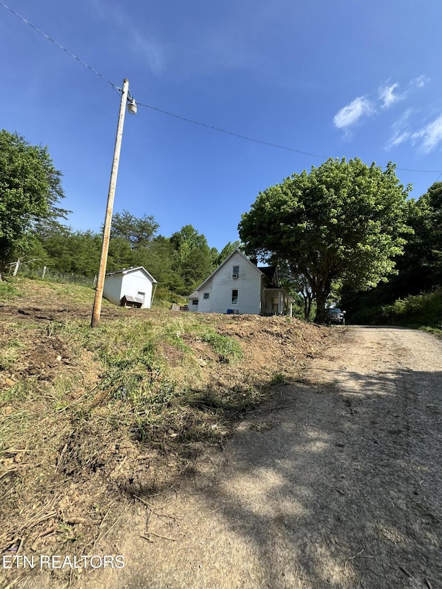 2395 Howard Rd, Bybee, TN 37713 - view of yard