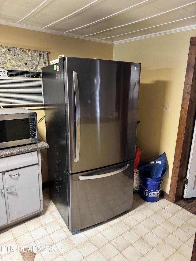 2395 Howard Rd, Bybee, TN 37713 - kitchen featuring stainless steel appliances and an AC wall unit
