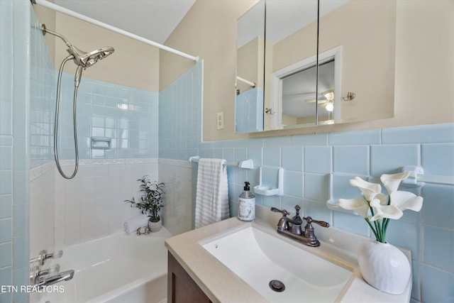 386 E Dr, Oak Ridge, TN 37830 - full bathroom with vanity and bathing tub / shower combination