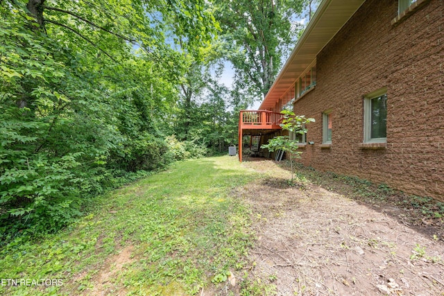 386 E Dr, Oak Ridge, TN 37830 - view of yard featuring a deck