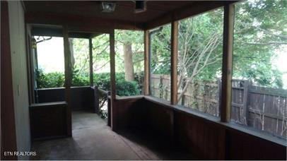 100 Nasson Ln, Oak Ridge, TN 37830 - sunroom featuring plenty of natural light