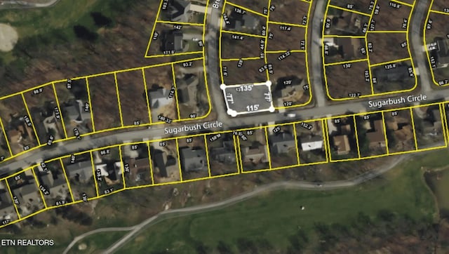 173 Brokenwood Ln, Crossville, TN 38558