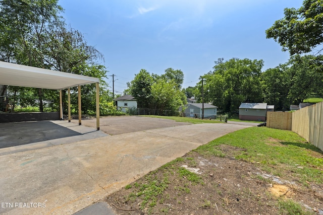 2504 Larkwood Ln, Knoxville, TN 37921 - view of yard featuring driveway