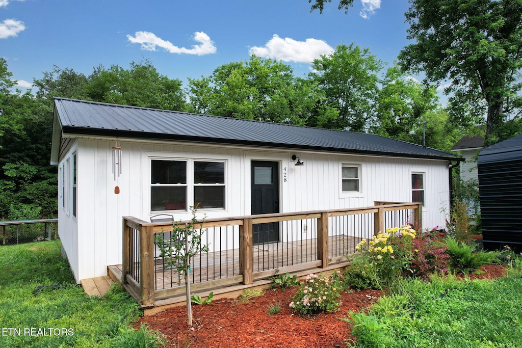 428 Old Chattanooga Pike, Cleveland, TN 37311 - rear view of house with a metal roof and a deck