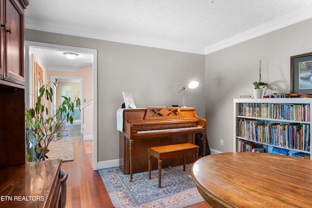 1312 Zachary Taylor Rd, Knoxville, TN 37922 - living area with wood finished floors and crown molding