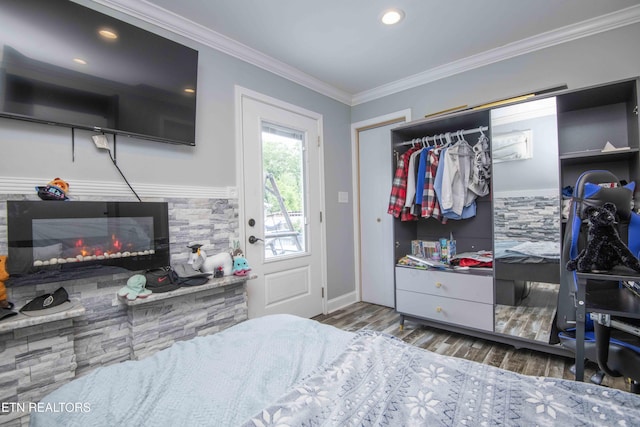 1246 Laurel Bluff Rd, Kingston, TN 37763 - bedroom featuring wood finished floors, ornamental molding, recessed lighting, and a closet