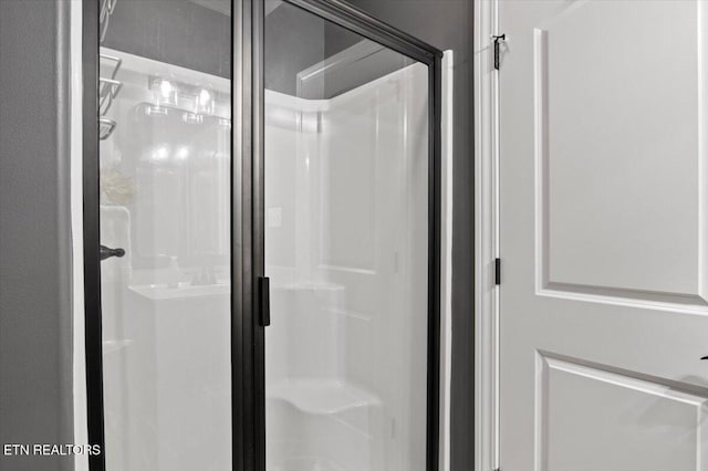 140 Broadleaf Ln Unit 100, Caryville, TN 37714 - full bathroom featuring a shower stall