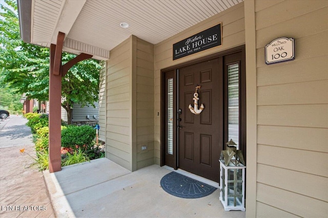 140 Broadleaf Ln Unit 100, Caryville, TN 37714 - view of exterior entry with covered porch