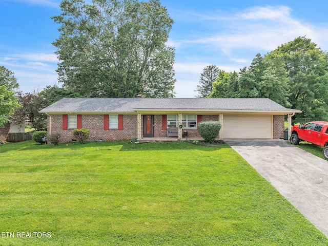 3413 N Fountaincrest Dr, Knoxville, TN 37918 - single story home with brick siding, an attached garage, and driveway