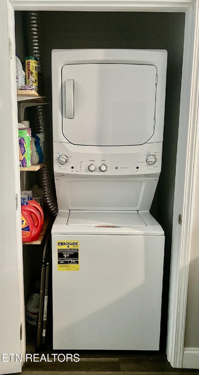 326 Shooting Star Loop Unit 201, Townsend, TN 37882 - laundry area with stacked washer / dryer