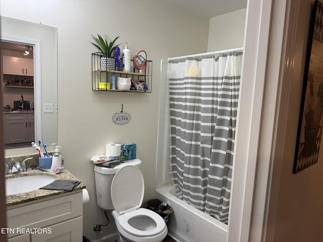 1637 Jefferson St, Morristown, TN 37814 - full bath featuring vanity and shower / tub combo