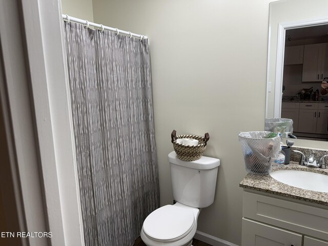 1637 Jefferson St, Morristown, TN 37814 - bathroom featuring vanity and a shower with curtain