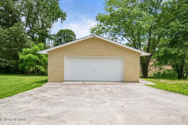 220 Lillywood Dr, Lafollette, TN 37766 - view of detached garage