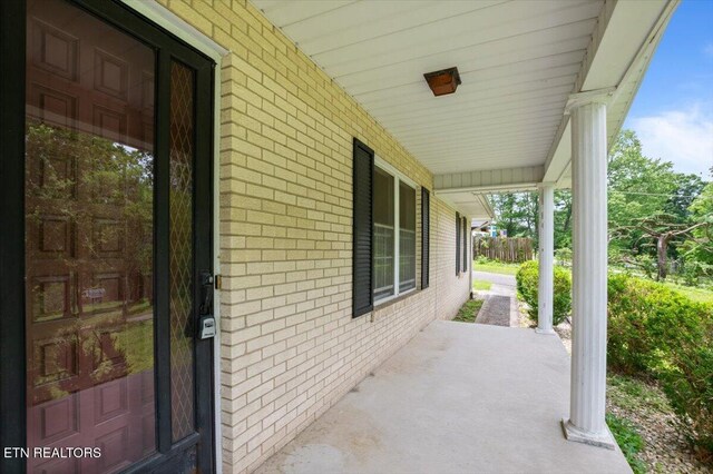 220 Lillywood Dr, Lafollette, TN 37766 - view of covered porch