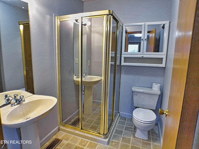 705 S 11th St, Lafollette, TN 37766 - bathroom with a stall shower