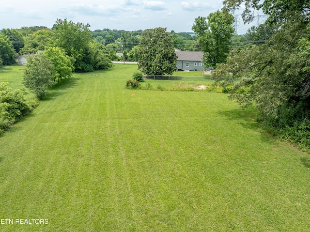 957 W Hunt Rd, Alcoa, TN 37701 - view of grassy yard