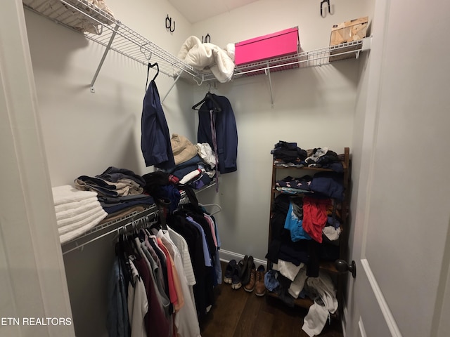 6312 Knightsboro Rd, Knoxville, TN 37912 - walk in closet featuring wood finished floors