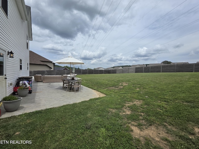 6312 Knightsboro Rd, Knoxville, TN 37912 - fenced backyard with a patio