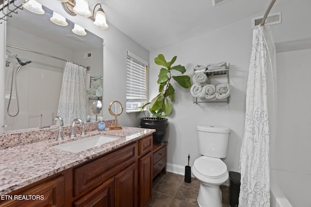1132 Connecticut Ave, Knoxville, TN 37921 - full bath featuring vanity and shower / bathtub combination with curtain
