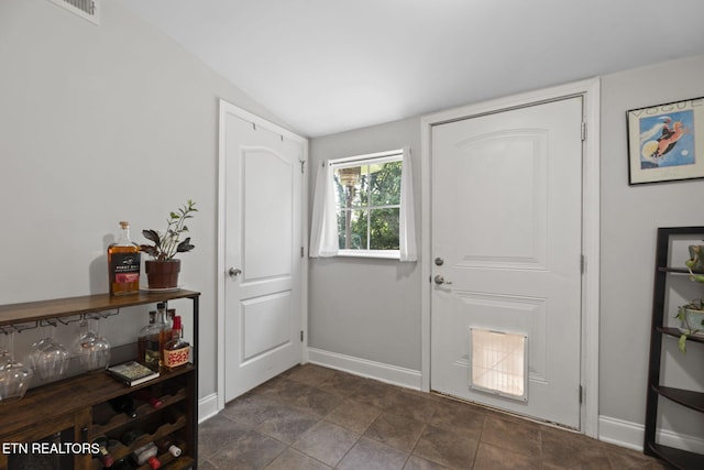 1132 Connecticut Ave, Knoxville, TN 37921 - entryway featuring lofted ceiling and baseboards
