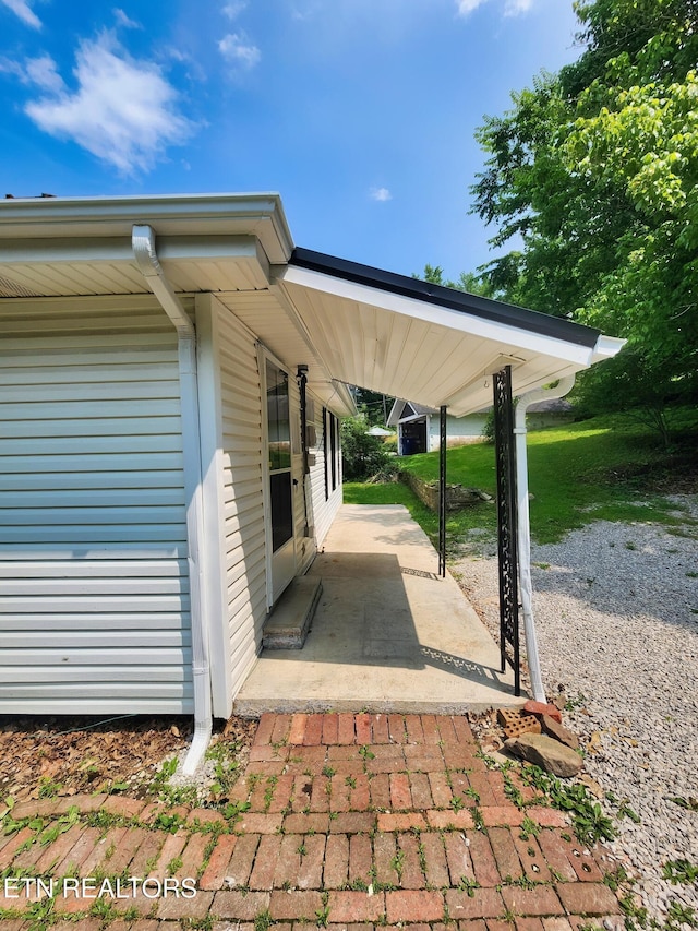 918 5th St, Jellico, TN 37762 - view of patio
