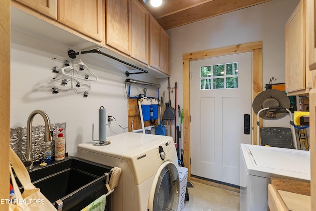 187 Persimmon Ln, Pioneer, TN 37847 - laundry room featuring washing machine and clothes dryer and cabinet space