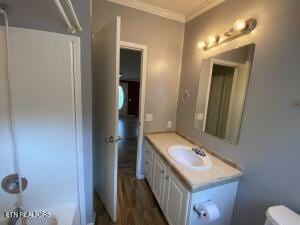 2517 Shields Ferry Rd, Morristown, TN 37814 - full bath with ornamental molding, vanity, and a shower