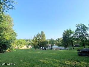 2517 Shields Ferry Rd, Morristown, TN 37814 - view of green lawn