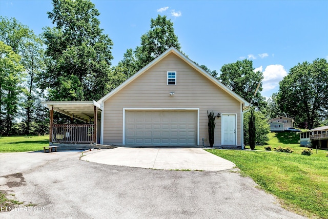 1721 N Parkridge Dr, Knoxville, TN 37924 - garage featuring asphalt driveway and a detached garage