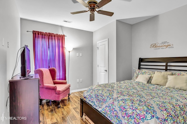 1721 N Parkridge Dr, Knoxville, TN 37924 - bedroom with wood finished floors and a ceiling fan
