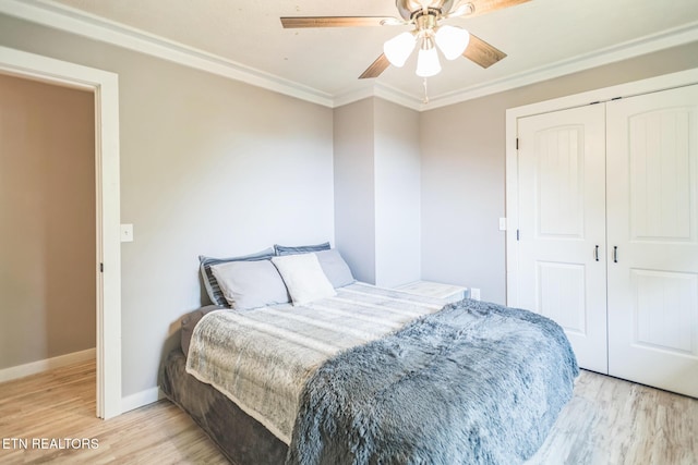 1820 Locust Grove Rd, New Tazewell, TN 37825 - bedroom with light wood finished floors, ornamental molding, a closet, and ceiling fan