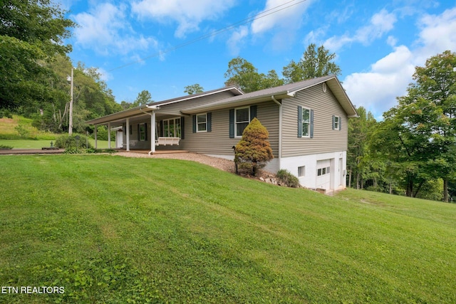 1820 Locust Grove Rd, New Tazewell, TN 37825 - view of front of house featuring an attached garage and a front yard