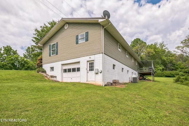 1820 Locust Grove Rd, New Tazewell, TN 37825 - view of home's exterior with an attached garage and a lawn
