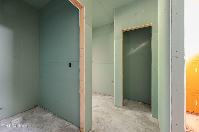 7624 Drake Ln, Knoxville, TN 37924 - bathroom with unfinished concrete floors