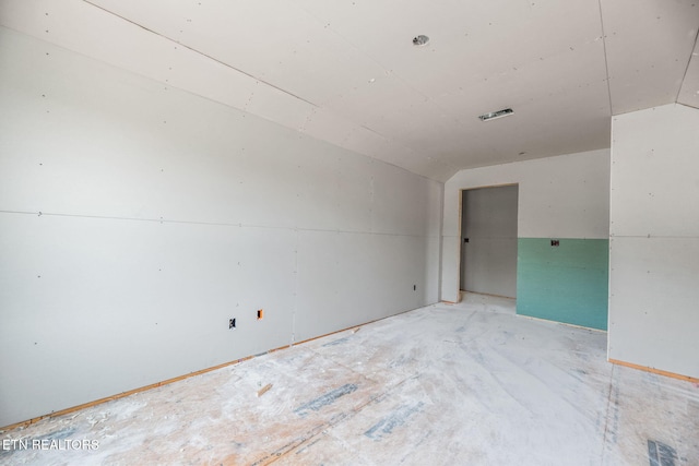 7624 Drake Ln, Knoxville, TN 37924 - empty room featuring lofted ceiling